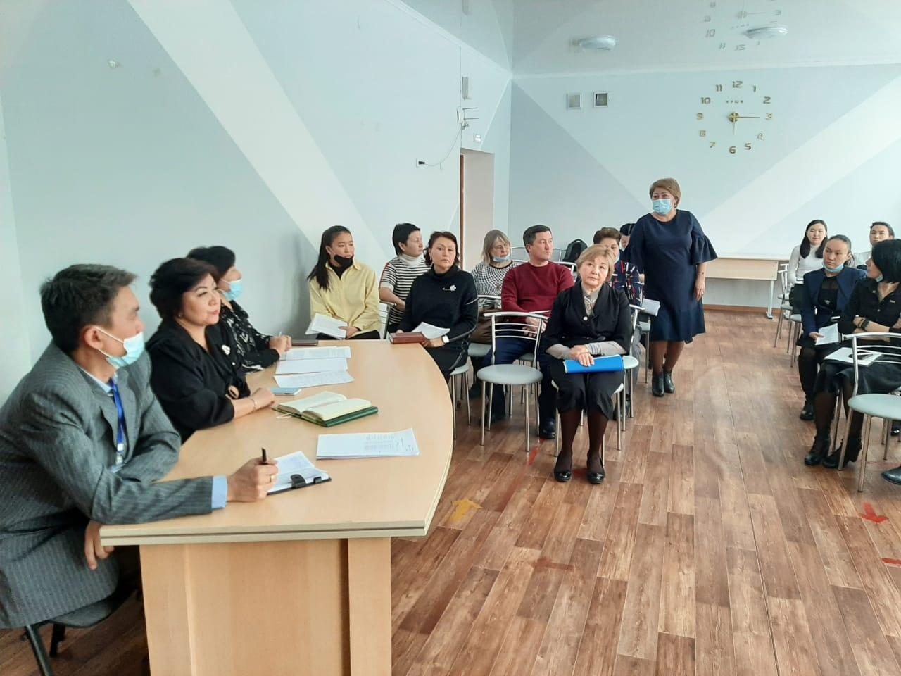 Жас мамандардың тәлімгерлерімен бірлескен кездесуі. Совместное заседание молодых специалистов с их наставниками.