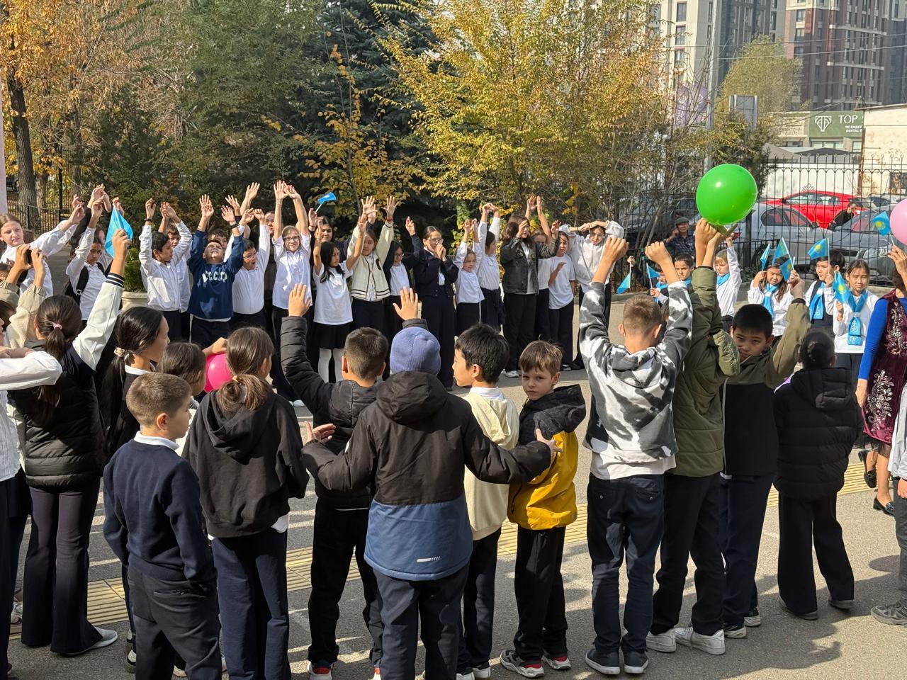 Праздничный флешмоб ко Дню Республики